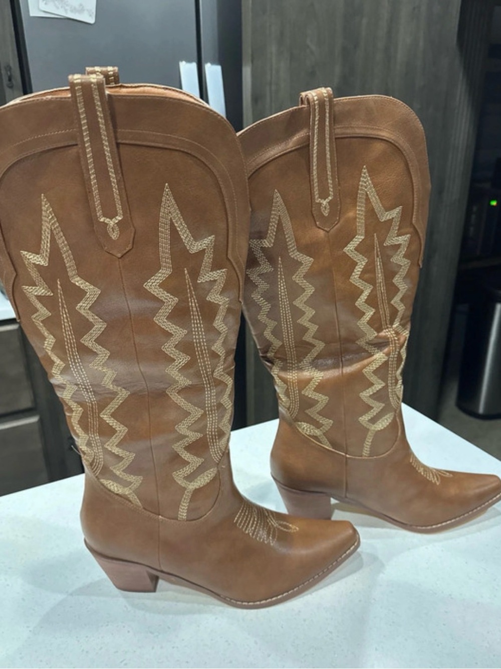 Classic Brown Women's Western Boots - Tan Stitch Detail